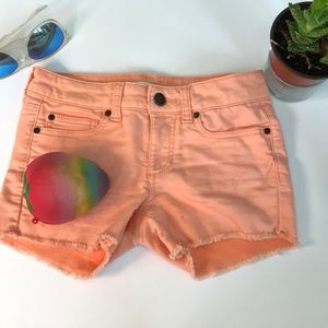 Orange Shorts with Squishy🍓
